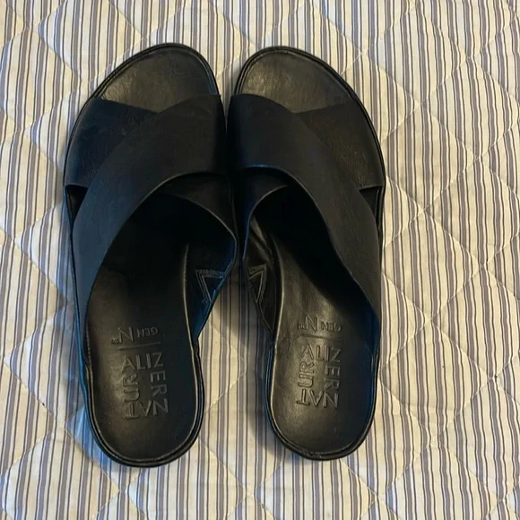 Naturalizer black leather slides size 7.5 - Picture 1 of 4